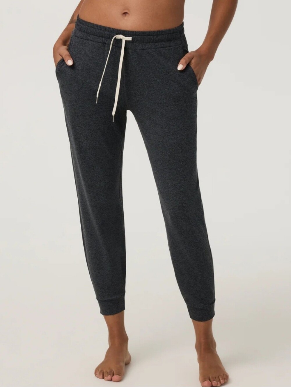 Vuori Women's Dark Charcoal Heather Jogger Track Pants